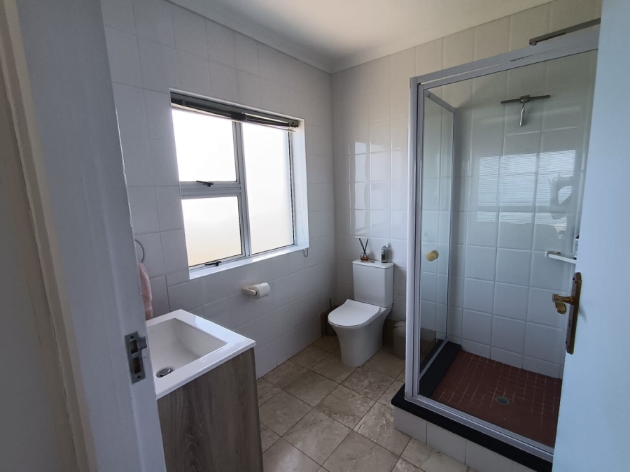 5 Bedroom Property for Sale in Kleinbaai Western Cape